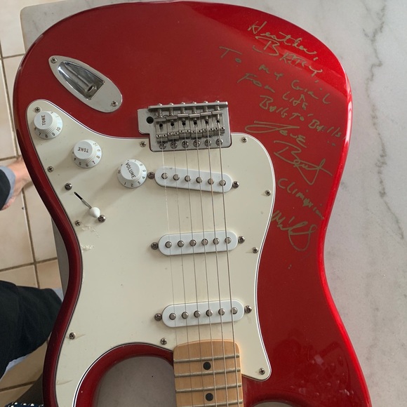 Red Fender Stratocaster signed by Bret Michaels - Picture 8 of 8